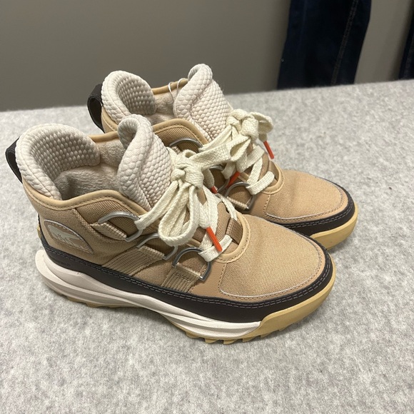 Sorel Shoes - Sorel Cream and Tan Footwear